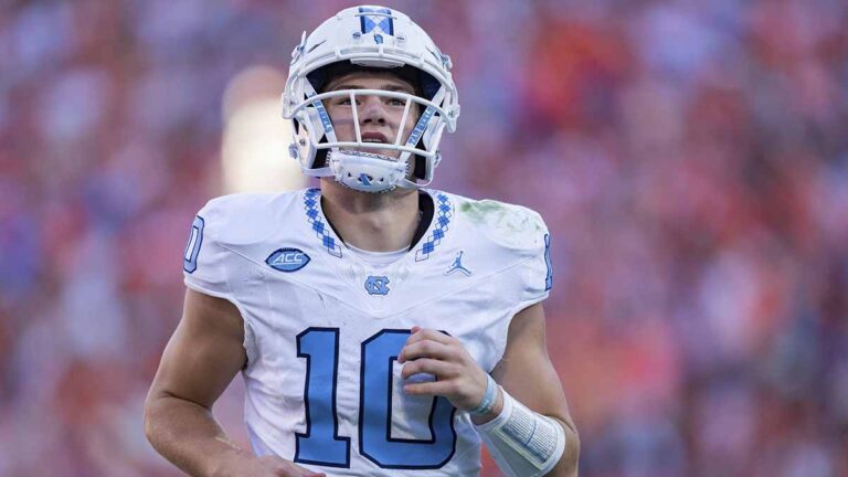 El quarterback de North Carolina, Drake Maye, se declara para el Draft de la NFL y podría ser la primera selección global