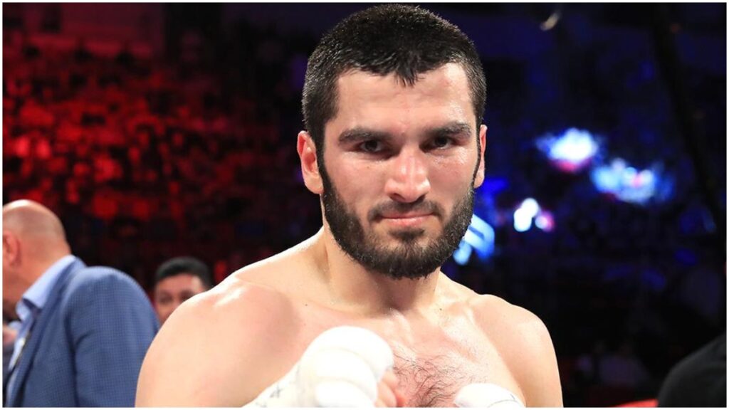 Artur Beterbiev, tricampeón de las 175 libras | X: @trboxing 