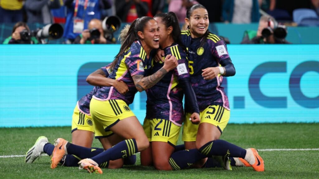 Selección Colombia Femenina, celebrando.