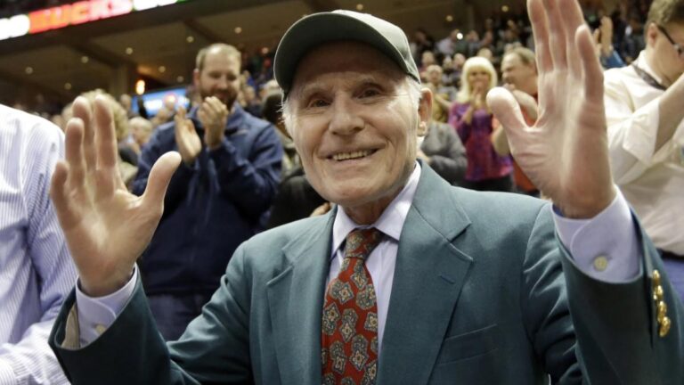 Muere Herb Kohl, exsenador de Estados Unidos y dueño de los Milwaukee Bucks, a los 88 años