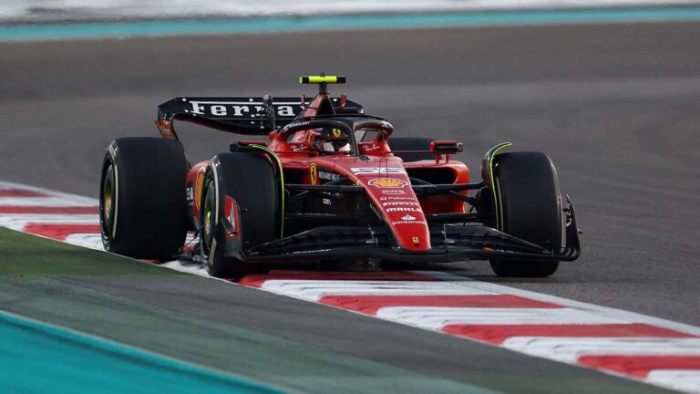 Sainz quiere su renovación antes que inicie la temporada 2024 con Ferrari