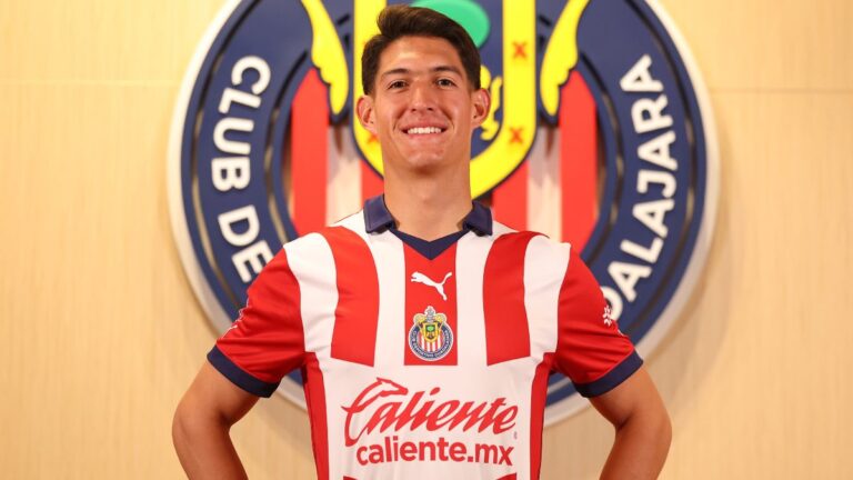 Chivas hace oficial el fichaje de José Castillo para el Clausura 2024