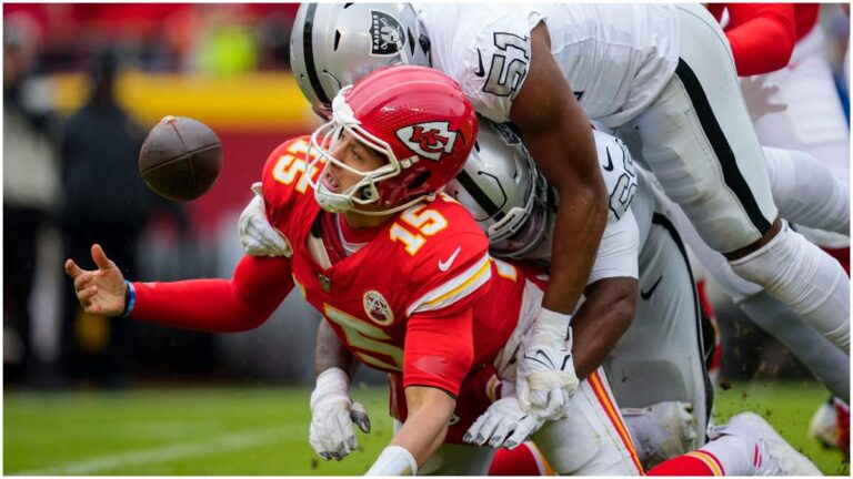 Navidad dantesca para los Chiefs: errores de Patrick Mahomes los condenan frente a Raiders