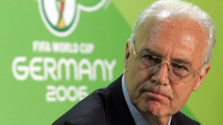 Franz Beckenbauer está delicado de salud