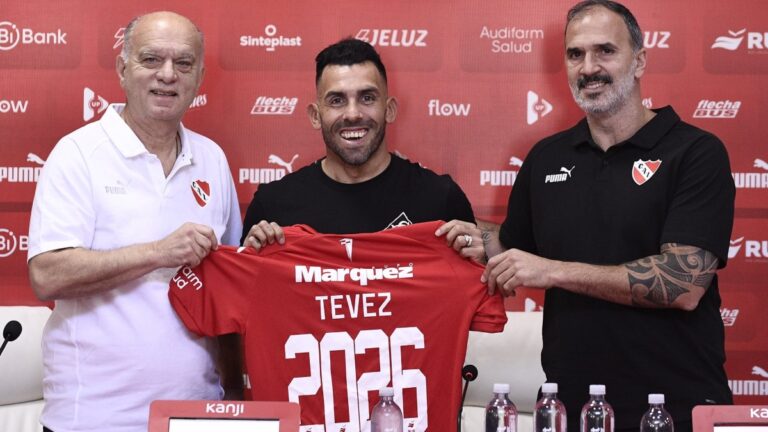 Carlos Tévez 2026: El entrenador extendió su contrato con Independiente