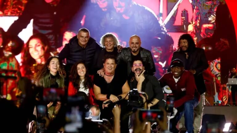 Carlos Vives junta a los grandes personajes del deporte en su concierto: el ‘Tino’, Omar Pérez, Gamero, Rigo Urán…