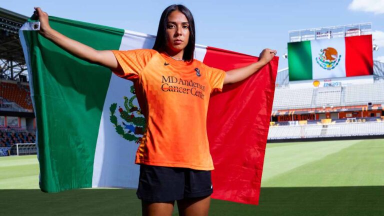 La mexicana María Sánchez renueva con el Houston Dash y se vuelve la jugadora mejor pagada de la NWSL