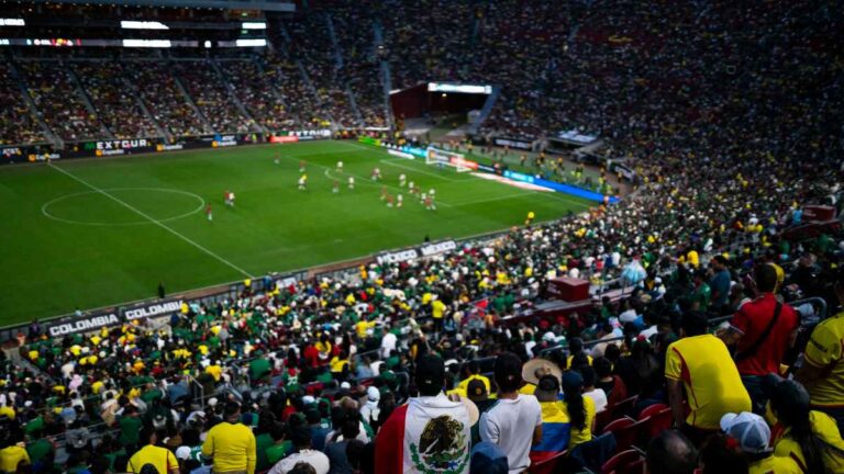 El partido amistoso entre México y Colombia registra ¡64,000 aficionados en el Memorial Coliseum!