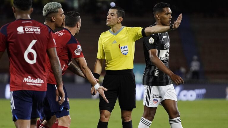El historial arbitral de Andrés Rojas le da ‘ventaja’ a Medellín sobre Junior en la final de la Liga Betplay