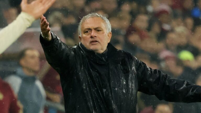 Mourinho lanza crítica a Pep Guardiola por su alto presupuesto en el Manchester City