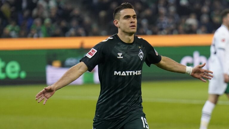 Borré anota su cuarto gol con Werder Bremen en la visita al Borussia Mönchengladbach