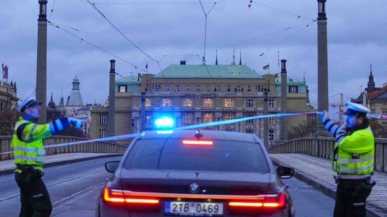 ¡Lamentable! Tiroteo en Praga deja al menos 10 muertos y decenas de heridos
