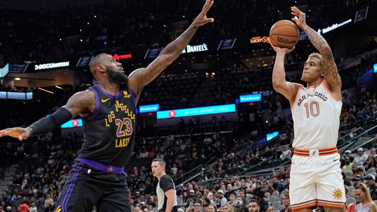 Los Spurs rompen su mala racha a costa de los Lakers de LeBron James