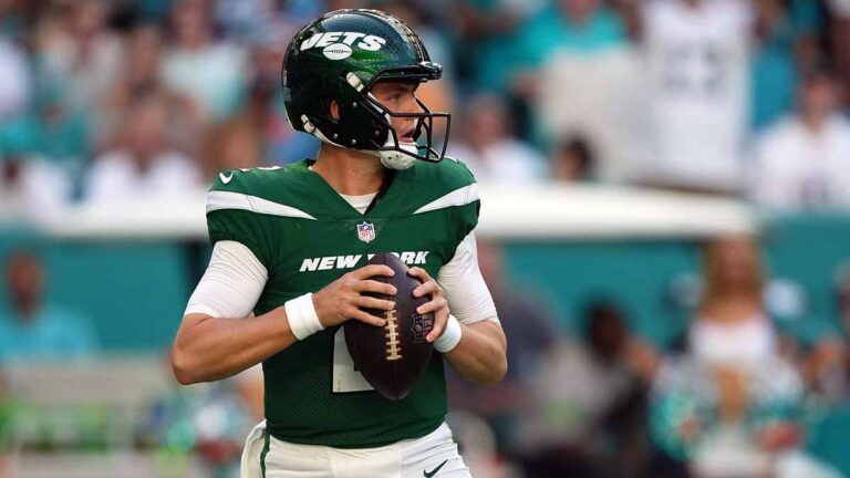 Los Jets planean cambiar a Zach Wilson al final de la temporada