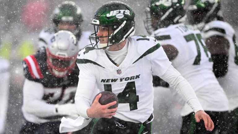 Jets supera la nevada y vence a los Patriots en el posible último juego de Bill Belichick