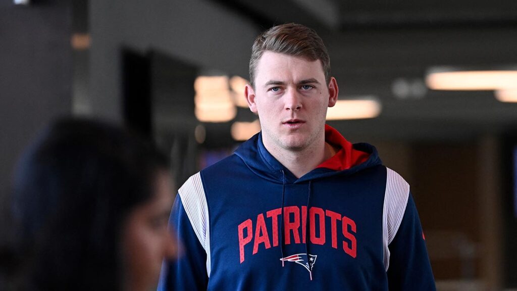 Mac Jones podría no continuar con los New England Patriots | Reuters