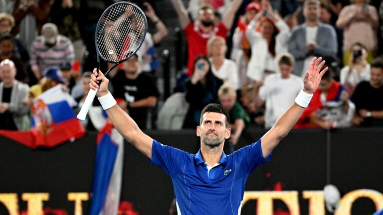 Djokovic vence a Tomás Etcheverry y clasifica a cuarta ronda en el Australian Open