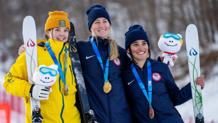Elizabeth Lemley y Abby McLarnon le dan dos medallas más a Estados Unidos en esquí estilo libre