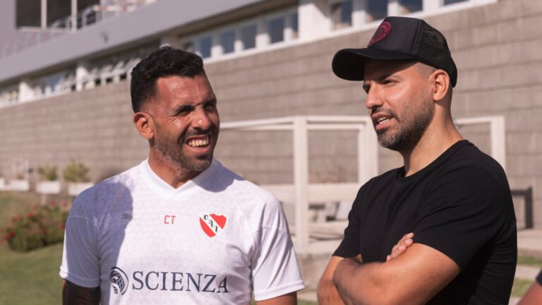 Kun Agüero visitó Independiente y su hijo Benjamín jugará en la institución