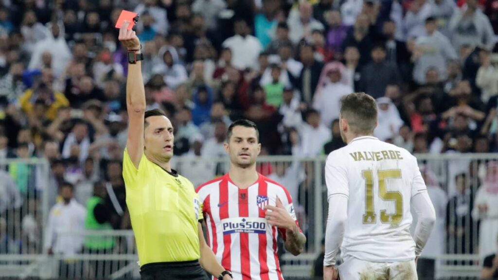 Valverde fue expulsado en la final de la Supercopa España 2020