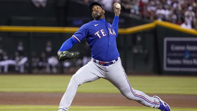 Aroldis Chapman deja a los Rangers para firmar por un año con los Pittsburgh Pirates