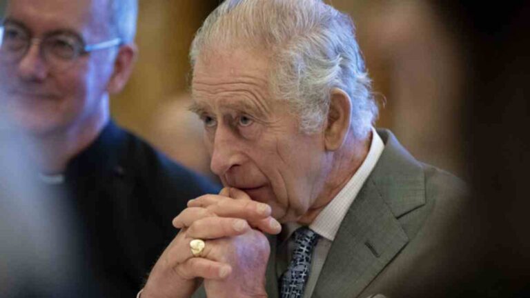 Carlos III de Inglaterra ingresa en un hospital para operación de próstata programada