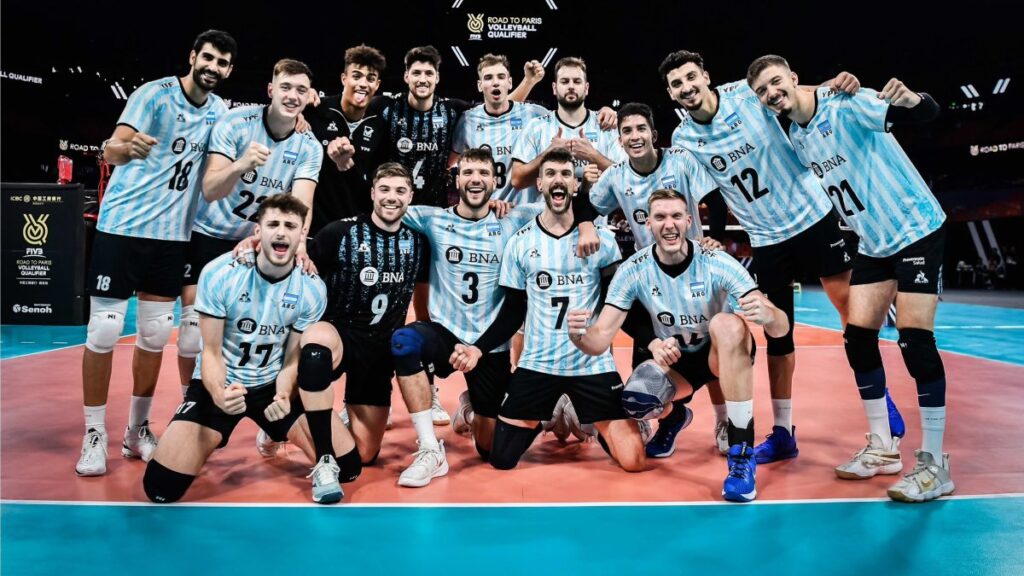 El vóley masculino de Argentina quiere estar en Paris 2024 | Foto: @Voley_FeVA