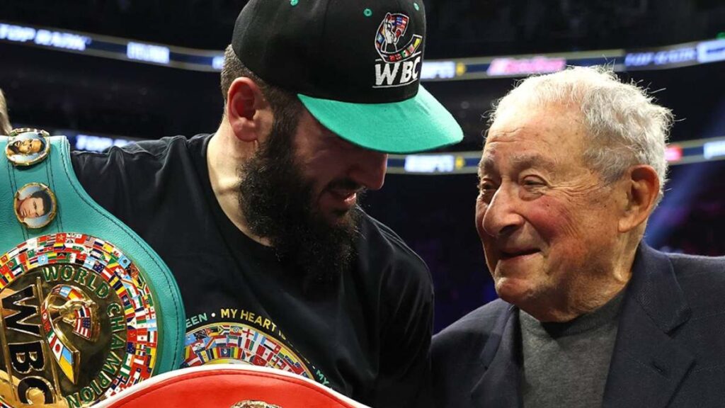 Artur Beterbiev y Bob Arum | X: @trboxing