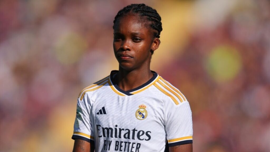 Linda Caicedo jugando con el Real Madrid.