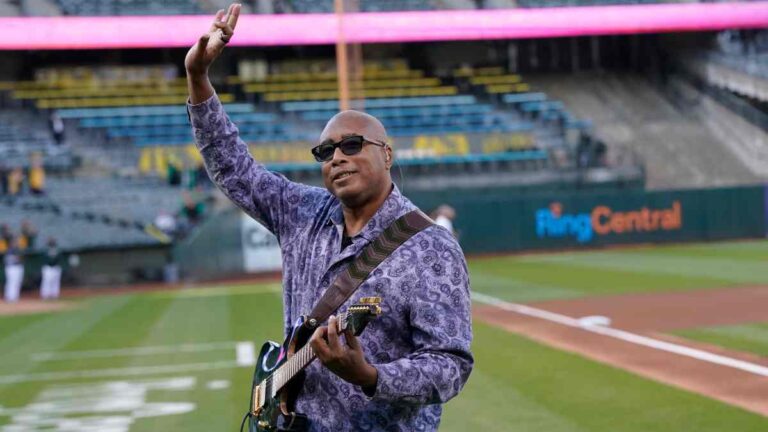 Bernie Williams harán su debut como músico de orquesta de la Filarmónica de Nueva York