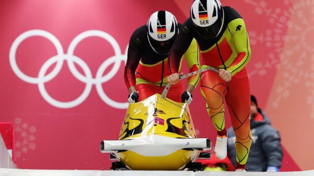 Las seleeciones alemanas de bobsleigh y vela entrenan en túneles de vela previo a los Juegos | @Olympics