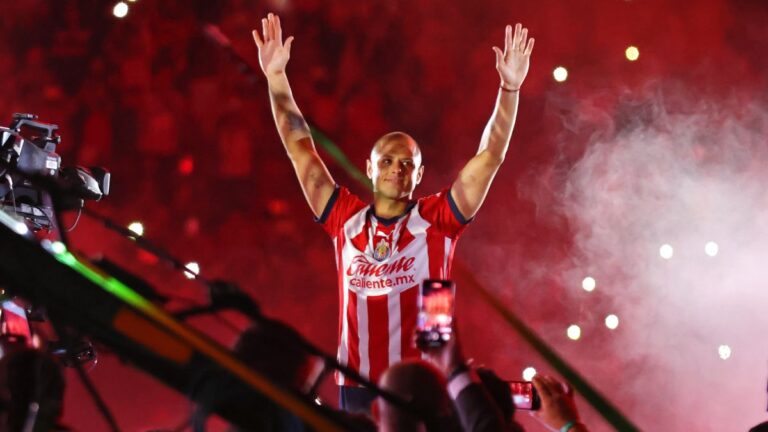 Chicharito regresa a Chivas y esto es todo lo que debes saber de Javier Hernández: Equipos, goles y títulos