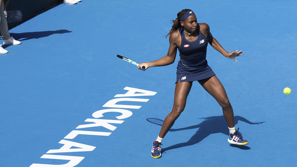 Coco Gauff inicia la defensa de su título en Auckland. AP