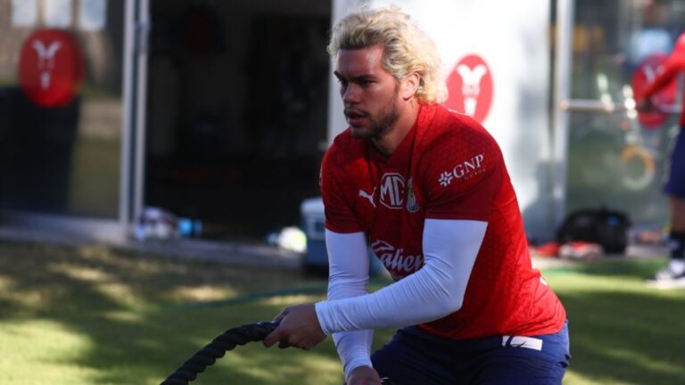 Cade Cowell ya muestra su talento con Chivas