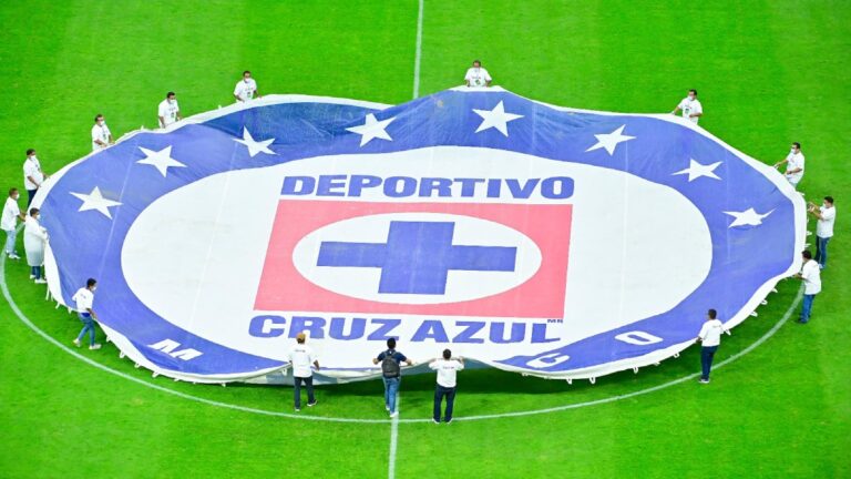 Miguel Marín, Carlos Hermosillo y Juan Reynoso, encabezan el 11 ideal histórico de Cruz Azul