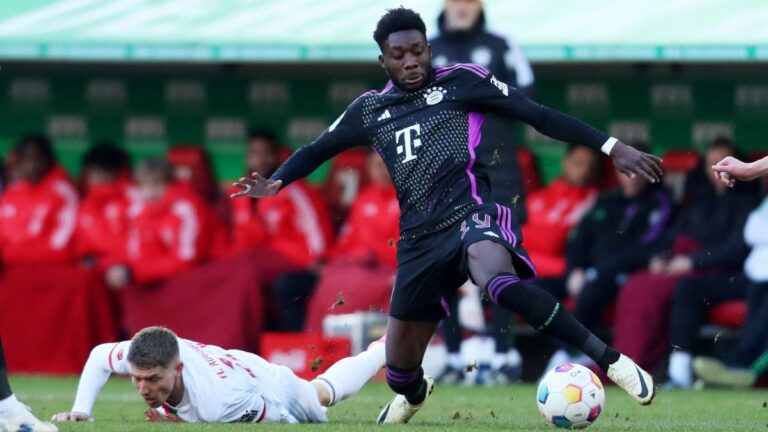 Alphonso Davies marca en el triunfo de Bayern Munich sobre Augsburg