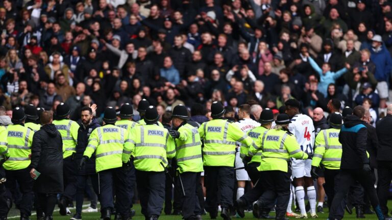 La violencia mancha el duelo entre Wolves y West Brom: Uno de los derbys más calientes de Inglaterra