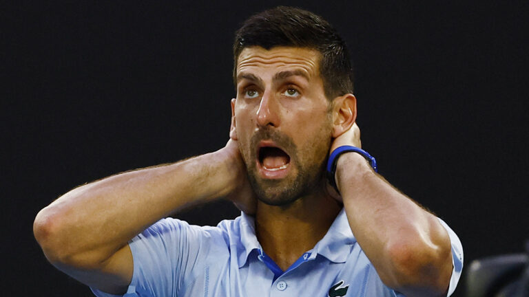 Novak Djokovic avanza a las semifinales del Australian Open, superando la complicada prueba de Taylor Fritz