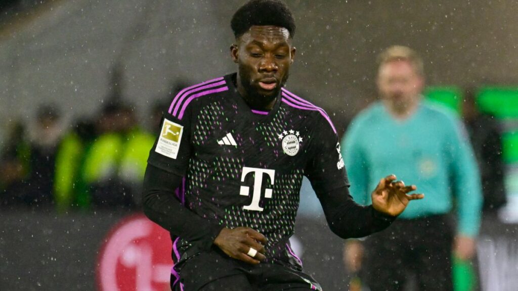 El Bayern Munich pone mano dura con Alphonso Davies y se acerca al Real Madrid