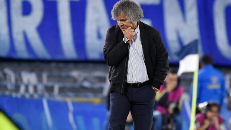 Nuevo dolor de cabeza para Alberto Gamero: pierde a otra de sus figuras para la Superliga