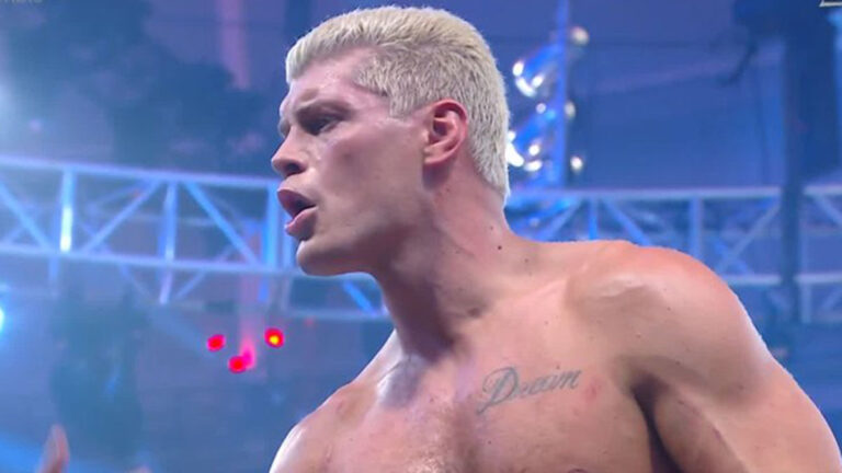 Cody Rhodes se lleva el Royal Rumble por segundo año y se verá las caras con Roman Reigns en WrestleMania