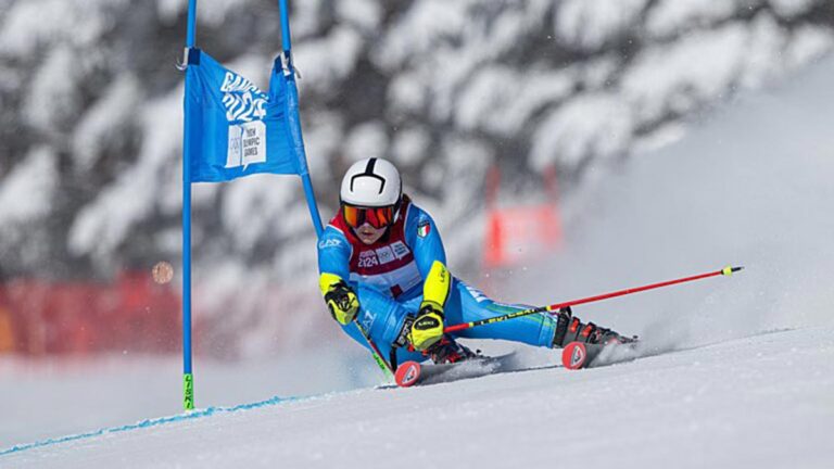 Giorgia Collomb pone a Italia en lo más alto del podio dentro del slalom gigante femenil