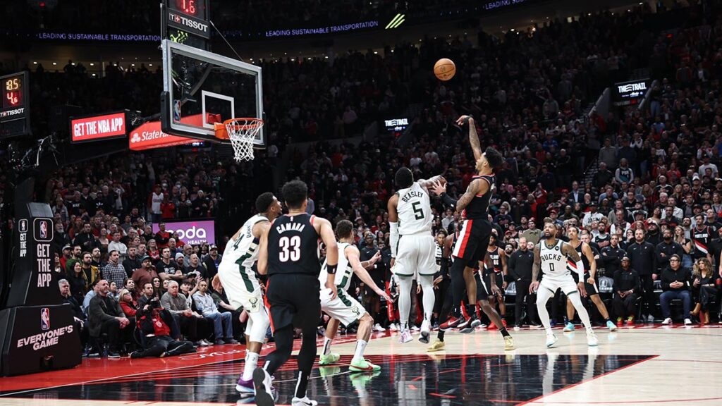 Portland vence a Milwaukee Bucks | @trailblazers