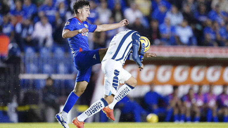 Cruz Azul vs Pachuca en vivo: Los Tuzos se muestran más peligrosos que los celestes