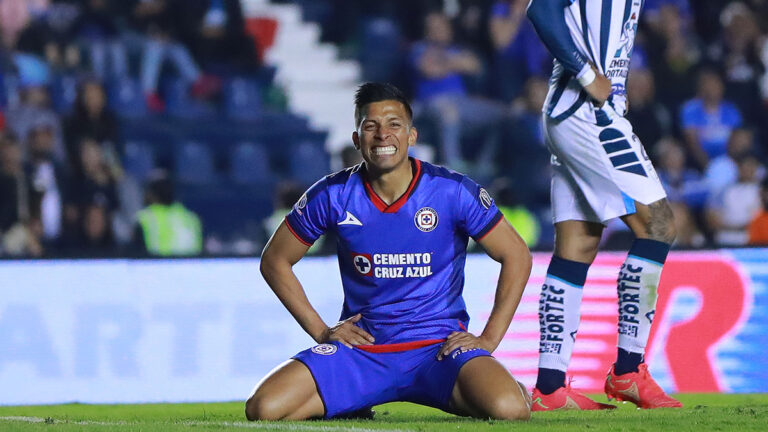 El súper renovado Cruz Azul debuta en casa con derrota ante el Pachuca