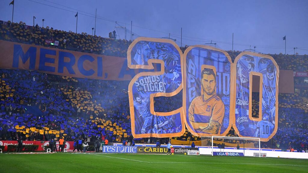 Aficionados de Tigres mostraron un tifo de la marca goleadora de Gignac