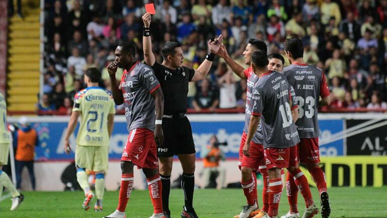 Richard Sánchez y Diber Cambindo se van expulsados por polémicas faltas en el juego de América y Necaxa