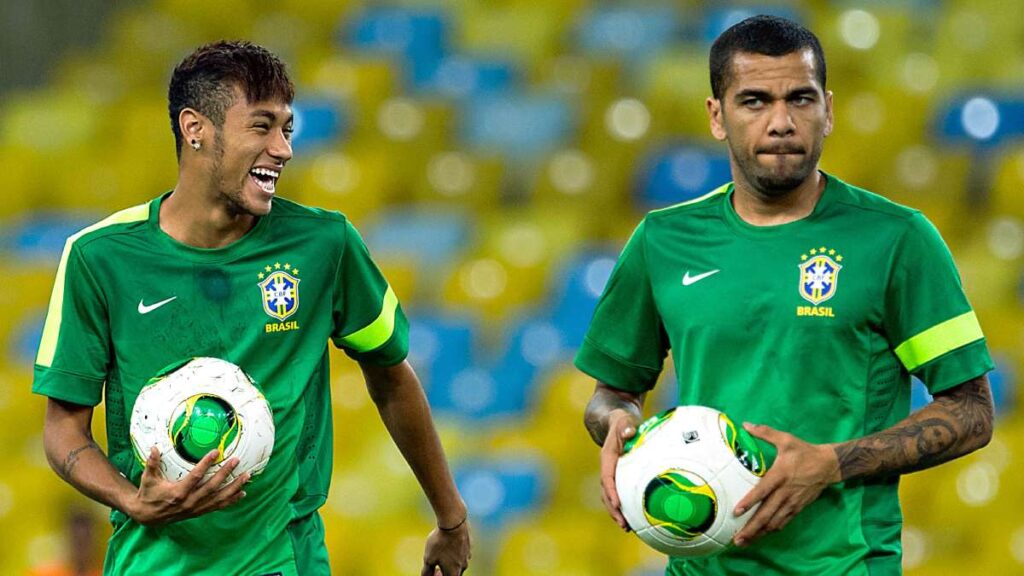 Neymar Jr junto a Dani Alves