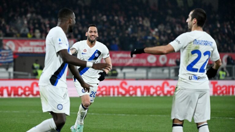 Inter de Milán se divierte en su visita al Monza y luce el liderato de la Serie A