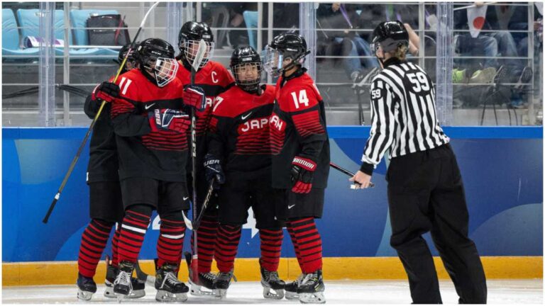 Japón derrota a Suiza y avanza a la final del hockey sobre hielo femenil de Gangwon 2024